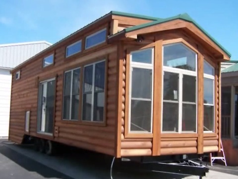 This Fully-Furnished Tiny House On Wheels Can Fit 6 People