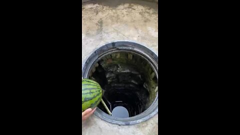 Use groundwater to cool the watermelon and make it cool