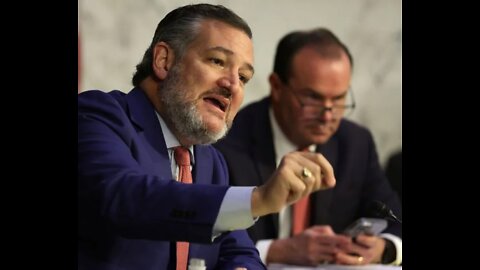 Ted Cruz Slams Boot on Table While Questioning FBI Director