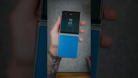 Z FLIP 5 CASE THAT CUSTOMIZES YOUR PHONE AND LOCK SCREEN!