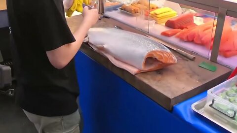 How To Fillet a Whole Salmon | Sashimi & Sushi -Taiwanese street food-7