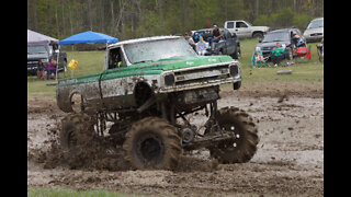 MUD BOGGING AT WHEELING DOWN ON THE FARM 2021