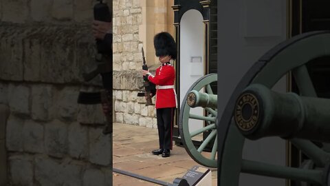 Armed guards the Tower of London #toweroflondon