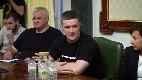 🇺🇦GraphicWar18+🔥"Meets Zelensky" Hollywood Action Star Liev Schreiber Supports - Glory to Ukraine