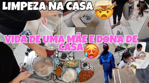 VIDA DE UMA MÃE E DONA DE CASA😰LIMPEZA NA CASA || ALMOÇO SIMPLES