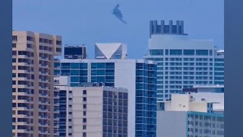 STEALTH FIGHTER CIRCLING BEACH IN FLORIDA RIGHT NOW - TRUMP NEWS