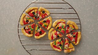 Doll Food DIY - Doll Pizza DIY - Miniature Pizza DIY - How to make doll pizza - Polymer clay pizza