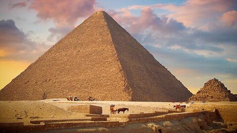 WHO BUILD THE PYRAMIDS...