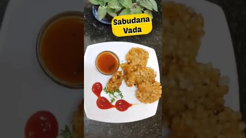 Sabudana Vada #shorts #ytshorts #reels #breakfast #streetfood #recipe #friedsnack #snacks