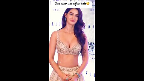 Disha patani Bollywood super hot sexy cleavage boops sleeveless