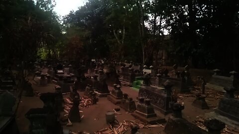 #8M MEMBUKTIKAN MITOS MAGHRIB, REKAM MAKAM/ KUBURAN KERAMAT #HIBURAN