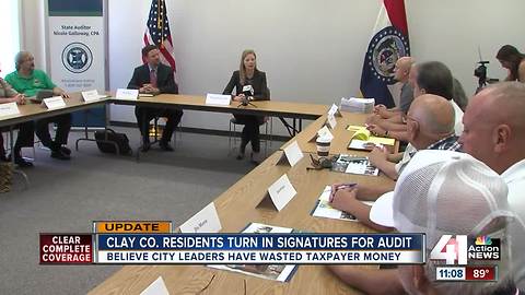 Clay County group seeking audit delivers signatures to Missouri State Auditor Galloway