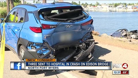 Crash on Edison Bridge, three passengers injured