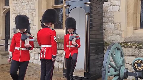 Change over the guard #toweroflondon