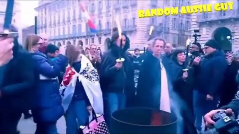 🇮🇹 ITALIANS BURN VAX PASSPORTS 🇮🇹 ITALY FREEDOM PROTEST CONVOY 2022