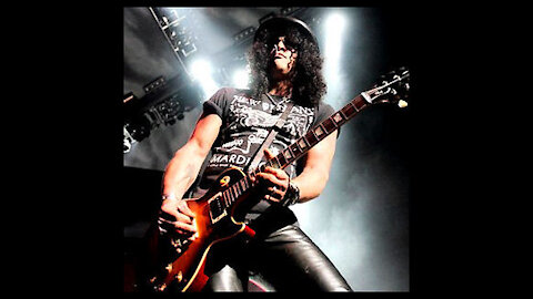 Slash guitar solo !