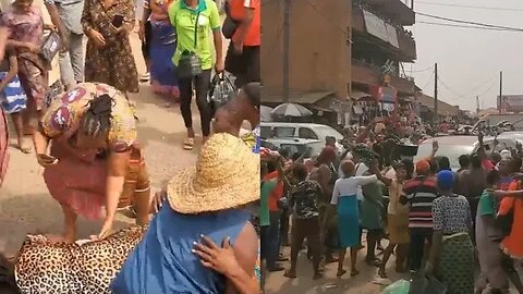 Just In: Market women roll on the floor as they protest scarcity of new Naira notes in Benin, Edo