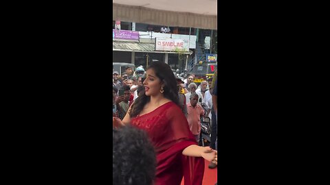 Malavika Menon dance video