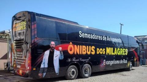 Ônibus dos Milagres / Ap. Marcelo Casagrande