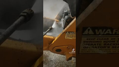 gas powered portable hot pressure washer destroys grease