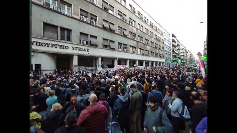 Η ΦΩΝΗ ΤΩΝ ΥΓΕΙΟΝΟΜΙΚΩΝ ΕΙΝΑΙ ΕΔΩ. 6 ΜΗΝΕΣ ΤΩΡ ΔΙΑΡΚΗ ΔΙΑΜΑΡΤΥΡΙΑ ΕΞΩ ΑΠ ΤΟ ΥΠΟΥΡΓΕΙΟ ΟΛΟ ΤΟ 24ωρο