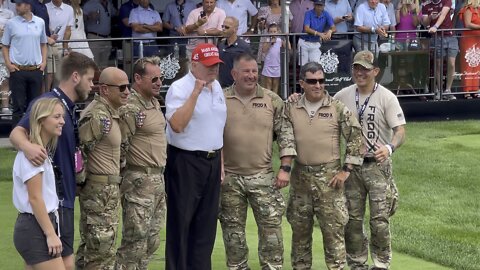 President Trump with Frog-X Skydiving team