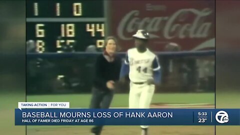 MLB slugger, Hall of Famer Hank Aaron dies at 86