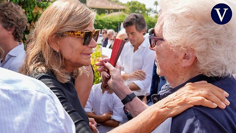 Familia y amigos dan el último adiós a Caritina Goyanes