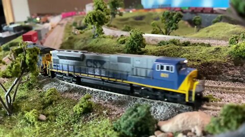 N Scale CSX train heading up the pass