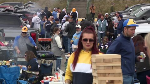 Families start Brewers Home Opener traditions