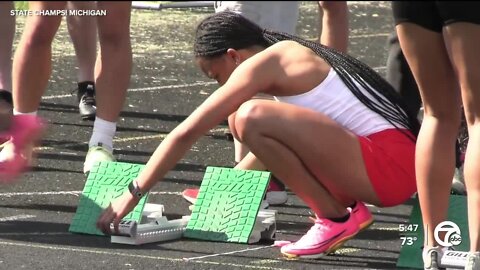 Oak Park track star Nonah Waldron breaks state record in same week teammate Morgan Roundtree set it