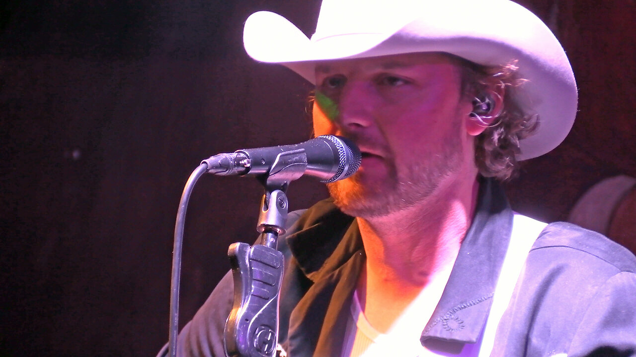 Eric Golden Heartache In My Chest (2024)