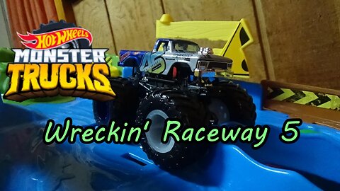 Hot Wheels Monster Trucks Wreckin' Raceway Tournament (Race 5)