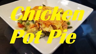 Honey Bear's Kitchen - Chicken Pot Pie - Ep 09