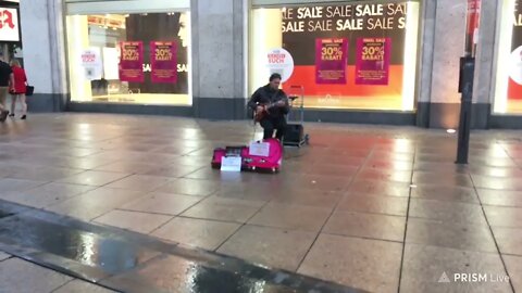 🎸🎸🎸 Deep Purple Cover - Smoke on the Water - Berlin Freedom Style - Unknown Street Musician