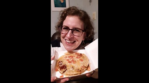 Hungry Giron eats Taco Bell's Mexican Pizza