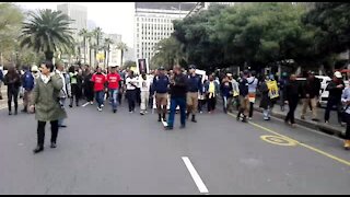 UPDATE 1: 'Elders' and ordinary citizens march in Cape Town in honour of Mandela (vXA)