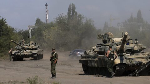 IS RUSSIA GOING INTO UKRAINE? STORMCLOUDS FORMING