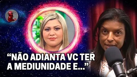 "ELA CARREGA MUITAS MÁGOAS" (LENE SENSITIVA) com Vandinha Lopes | Planeta Podcast (Sobrenatural)