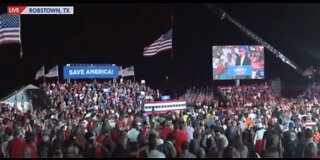 Emotional moment Trump Rally Spontaneously starts Singing The National Anthem