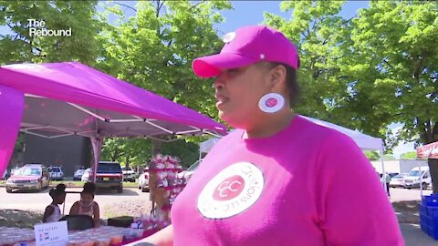 Farmers' Market on Broadway kicks off for the season