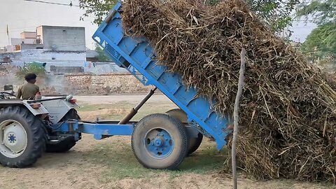 Farmtrac Tractor Old Model | ट्रैक्टर-ट्रॉली पलटने से बच गया