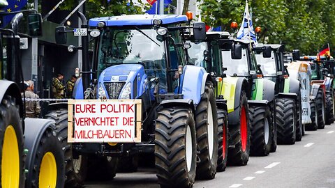 Farmer Tractors vs Euro Police in Brussels