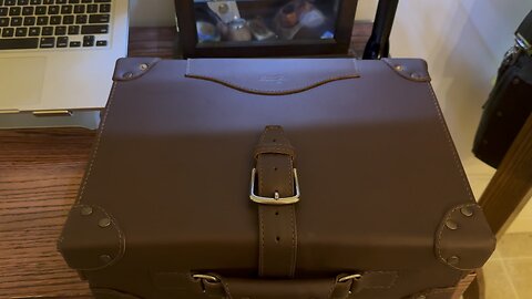 15 inch Saddleback Grandfather briefcase