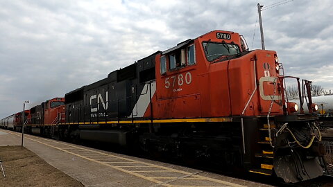 CN 5780 CN 5667 & CN 4641 Engines Manifest Train Westbound In Ontario