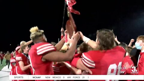 Elkhorn Wins Class B State Football Title