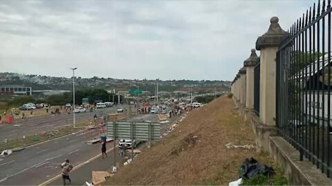 Looters on Queen Nandi Drive