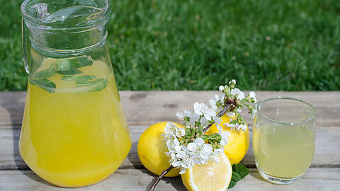 Ditch the Sugar Crash! Make a Healthy & Delicious Yuzu Lemonade!