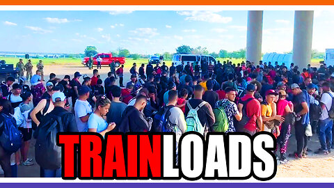 Trainloads of Migrants Arrive In Eagle Pass Texas