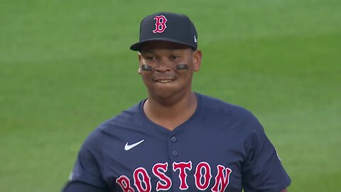 MLB Rafael Devers' sweet catch in foul territory